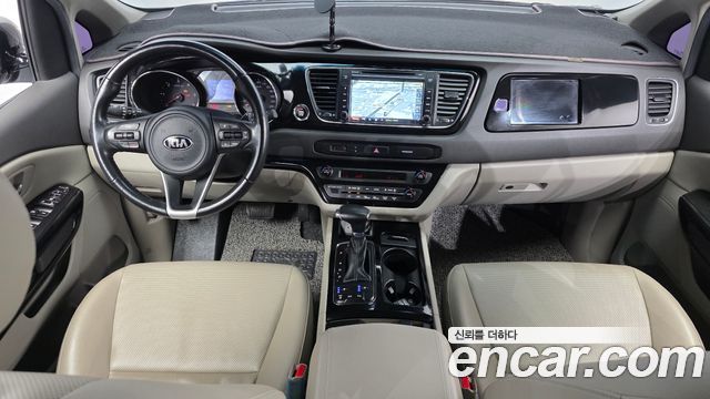 Kia Carnival 9-seater Prestige 2018 — фото 7