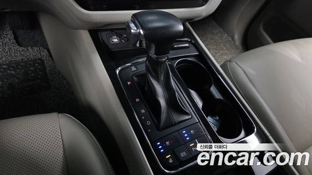 Kia Carnival 9-seater Prestige 2018 — фото 9