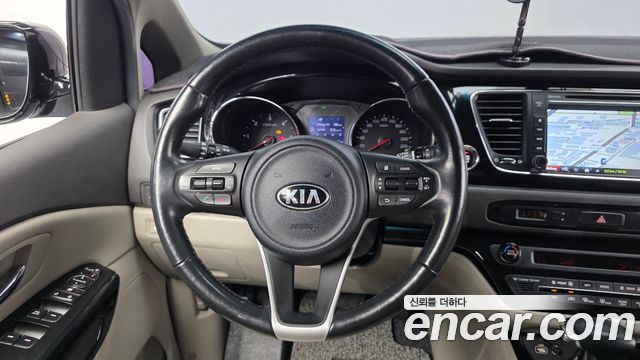 Kia Carnival 9-seater Prestige 2018 — фото 13