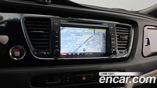 Kia Carnival 9-seater Prestige 2018 — фото 14