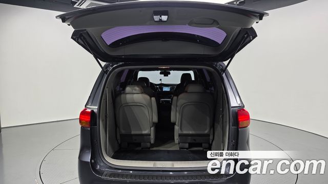 Kia Carnival 9-seater Prestige 2018 — фото 20