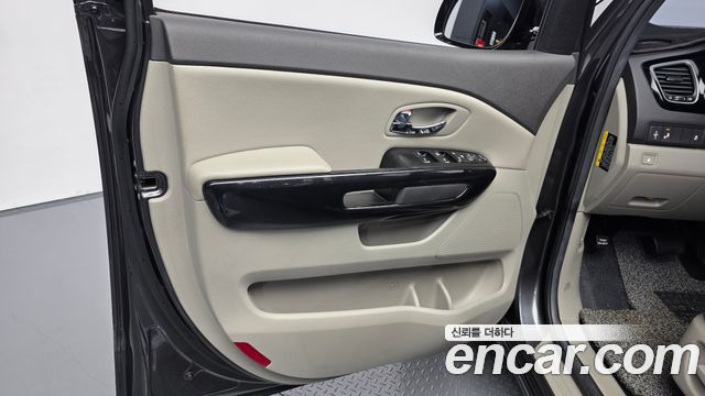 Kia Carnival 9-seater Prestige 2018 — фото 24