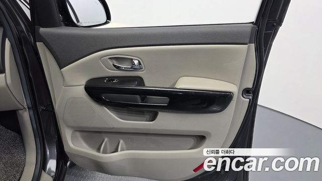 Kia Carnival 9-seater Prestige 2018 — фото 25