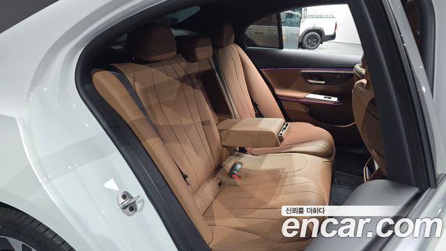 Mercedes-Benz E-Class (W214) E220d 4MATIC Exclusive 2024 — фото 11
