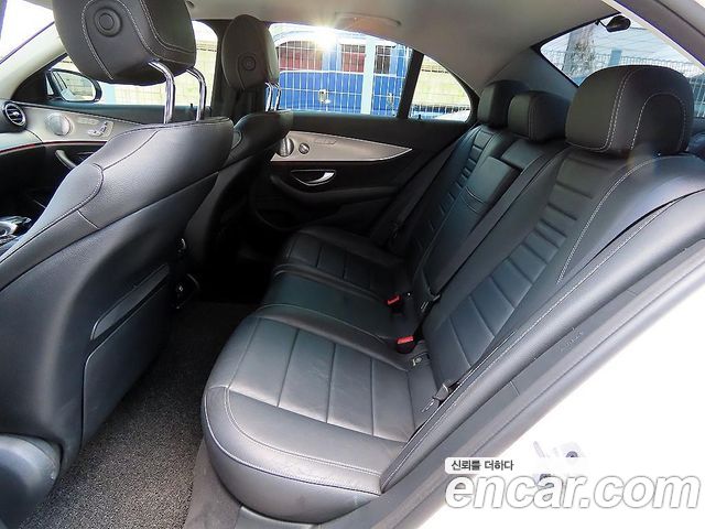 Mercedes-Benz E-Class (W213) E300 AMG Line 2019 — фото 6