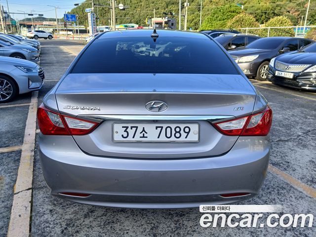 Hyundai Sonata The Brilliant LPI Smart 2013 — фото 2