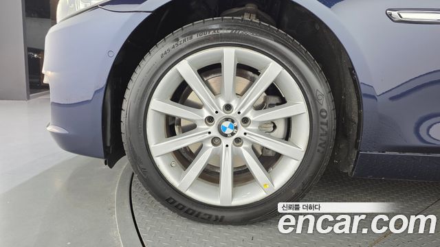 BMW 5 Series (F10) 528i 2015 — фото 5