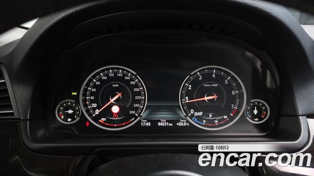 BMW 5 Series (F10) 528i 2015 — фото 8