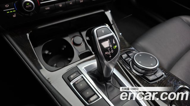 BMW 5 Series (F10) 528i 2015 — фото 9