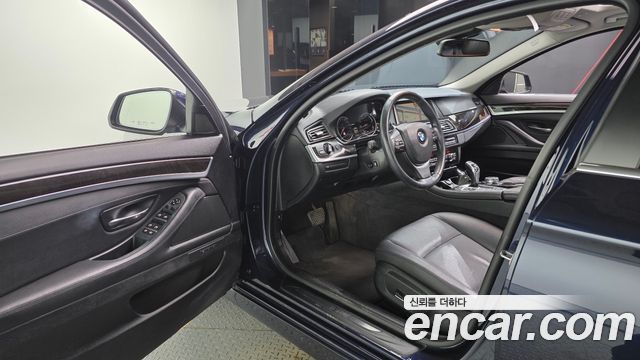 BMW 5 Series (F10) 528i 2015 — фото 10