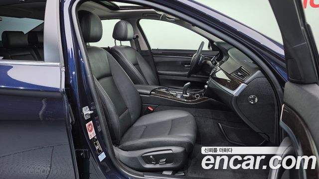 BMW 5 Series (F10) 528i 2015 — фото 11