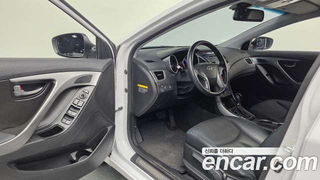 Hyundai Avante 1.6 GDi Modern Standard 2015 — фото 10