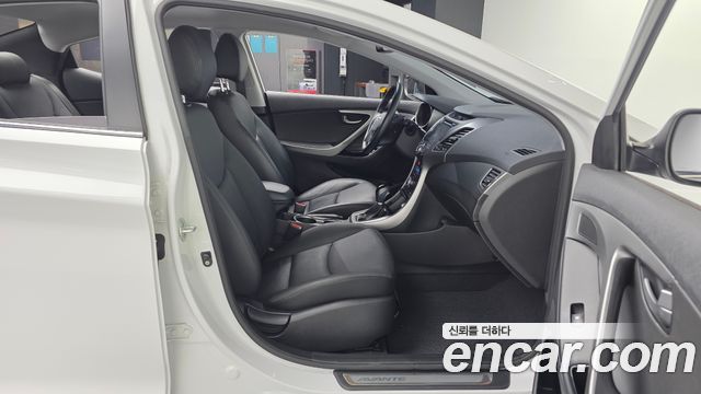 Hyundai Avante 1.6 GDi Modern Standard 2015 — фото 11