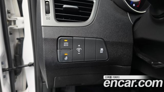 Hyundai Avante 1.6 GDi Modern Standard 2015 — фото 17