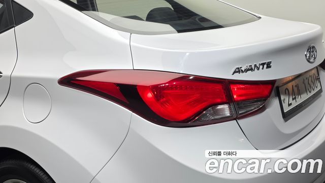 Hyundai Avante 1.6 GDi Modern Standard 2015 — фото 23