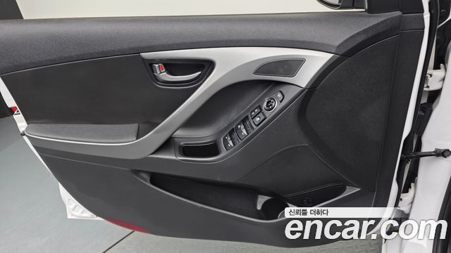 Hyundai Avante 1.6 GDi Modern Standard 2015 — фото 24