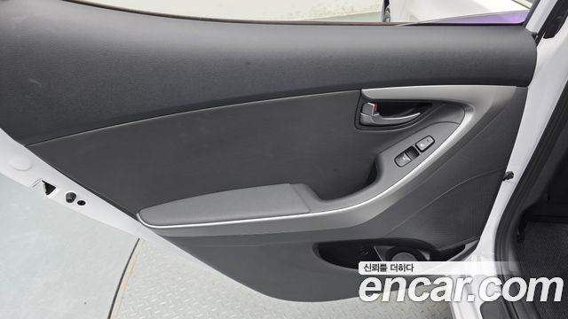Hyundai Avante 1.6 GDi Modern Standard 2015 — фото 25