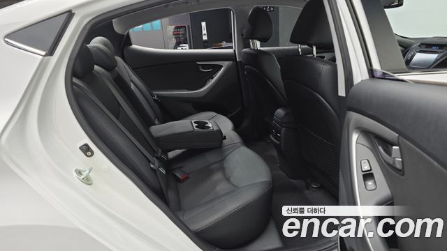Hyundai Avante 1.6 GDi Modern Standard 2015 — фото 26