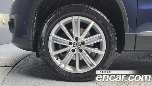 Volkswagen Tiguan 2.0 TDI  Premium 5N 2015 — фото 5