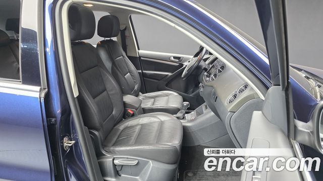Volkswagen Tiguan 2.0 TDI  Premium 5N 2015 — фото 11