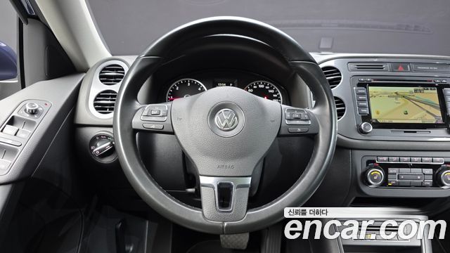 Volkswagen Tiguan 2.0 TDI  Premium 5N 2015 — фото 13