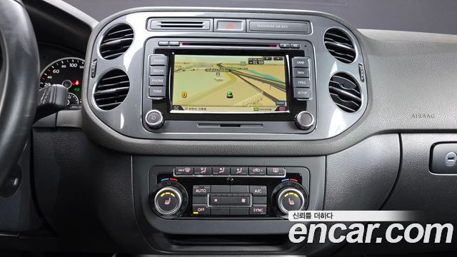 Volkswagen Tiguan 2.0 TDI  Premium 5N 2015 — фото 14