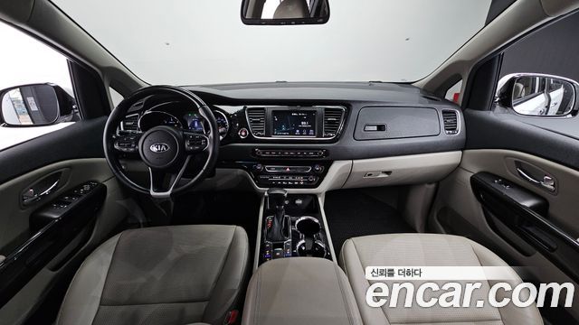 Kia Carnival 9-Seater Prstige 2019 — фото 7