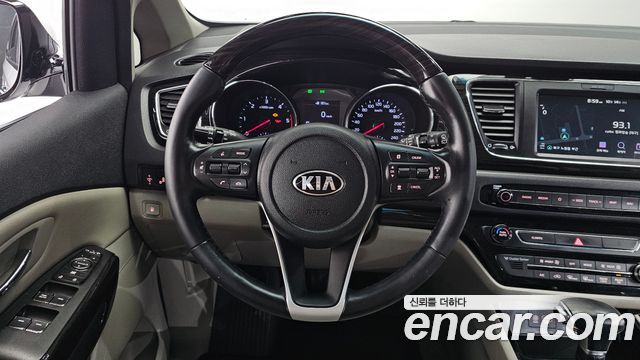 Kia Carnival 9-Seater Prstige 2019 — фото 22