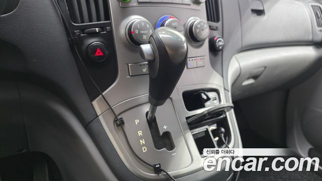 Hyundai Grand Starex 12-Seater Wagon CVX Luxury 2015 — фото 9