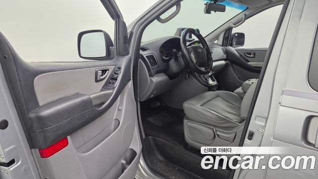 Hyundai Grand Starex 12-Seater Wagon CVX Luxury 2015 — фото 10