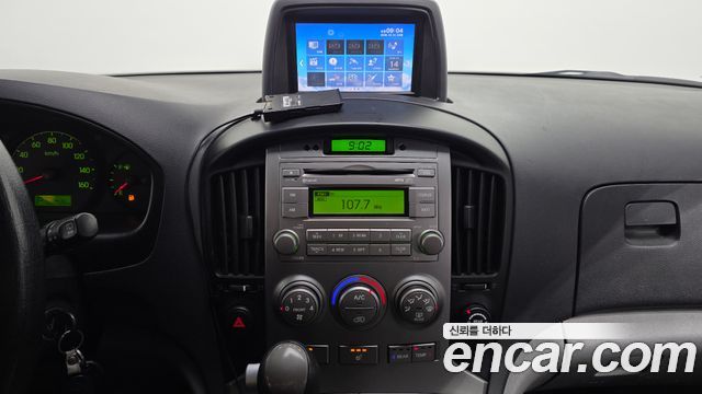 Hyundai Grand Starex 12-Seater Wagon CVX Luxury 2015 — фото 13