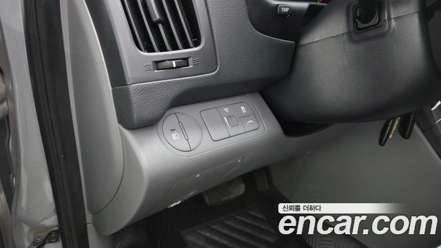 Hyundai Grand Starex 12-Seater Wagon CVX Luxury 2015 — фото 18
