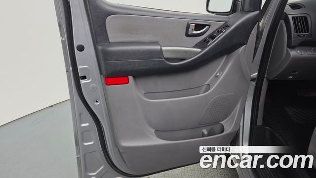 Hyundai Grand Starex 12-Seater Wagon CVX Luxury 2015 — фото 24
