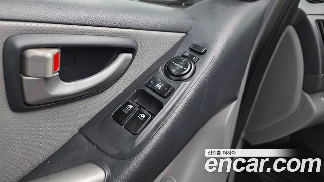 Hyundai Grand Starex 12-Seater Wagon CVX Luxury 2015 — фото 28