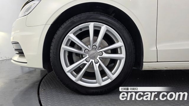 Audi A3 35 TDI Dynamic 8V 2015 — фото 5