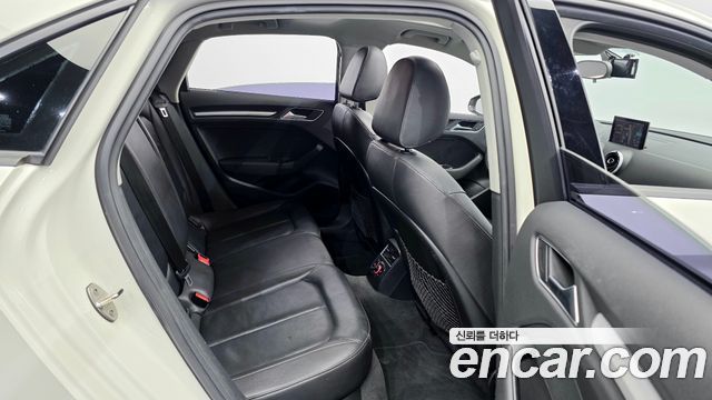 Audi A3 35 TDI Dynamic 8V 2015 — фото 11