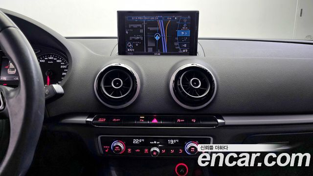 Audi A3 35 TDI Dynamic 8V 2015 — фото 15