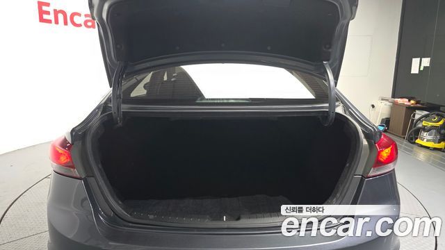 Hyundai Avante (AD) 1.6 GDI Smart Special 2017 — фото 20