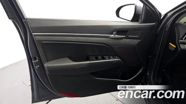 Hyundai Avante (AD) 1.6 GDI Smart Special 2017 — фото 24
