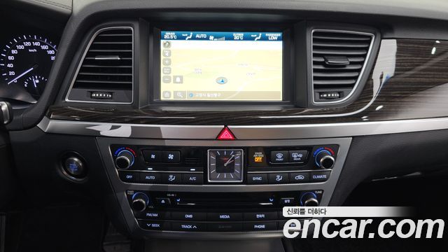 Genesis G80 3.3 GDI AWD Luxury 2017 — фото 14