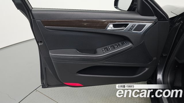 Genesis G80 3.3 GDI AWD Luxury 2017 — фото 24