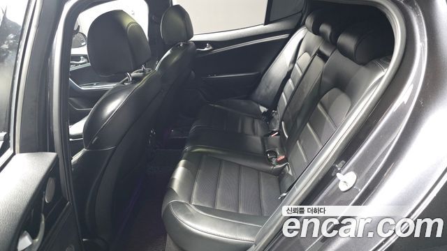 Kia Stinger 2.0 Turbo 2WD Platinum 2018 — фото 12