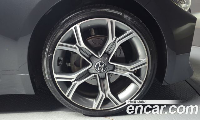 Kia Stinger 2.0 Turbo 2WD Platinum 2018 — фото 21