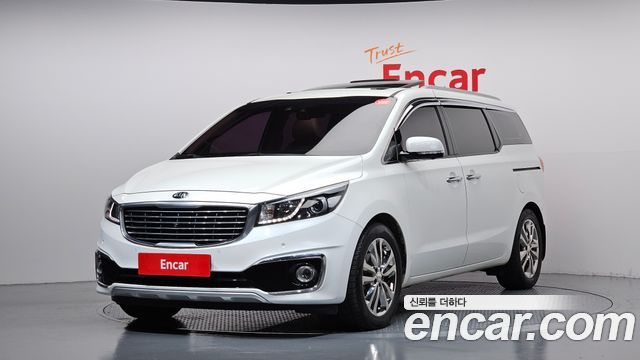 Kia Carnival 9-seater Noblesse
