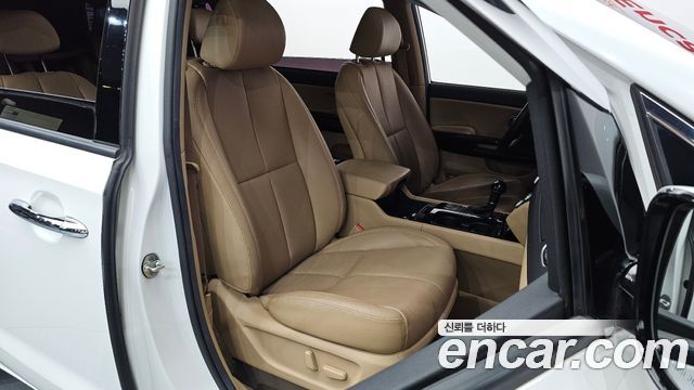 Kia Carnival 9-seater Noblesse 2016 — фото 16