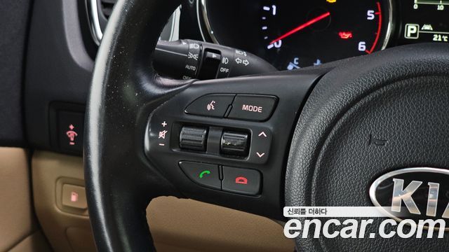 Kia Carnival 9-seater Noblesse 2016 — фото 23
