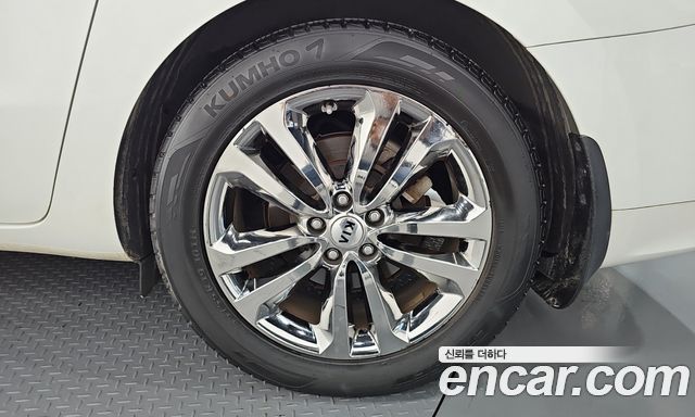 Kia Carnival 9-seater Noblesse 2016 — фото 27