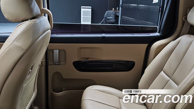 Kia Carnival 9-seater Noblesse 2016 — фото 31