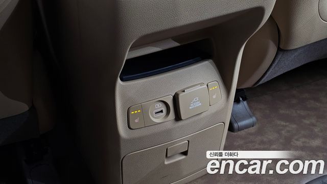 Kia Carnival 9-seater Noblesse 2016 — фото 35