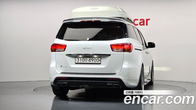 Kia Carnival 9-seater Prestige 2016 — фото 4